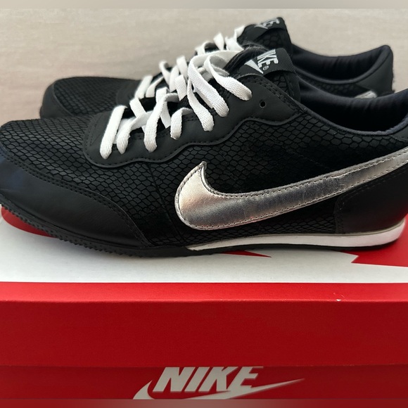 Nike Shoes - ✨SALE NIKE  TRACK Racer 🏃‍♀️ Size 6.5 NEW never worn